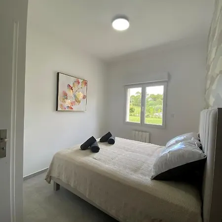 Apartment Logis Dans Ancien Relais De Poste Saint Julien Les Rosiers
