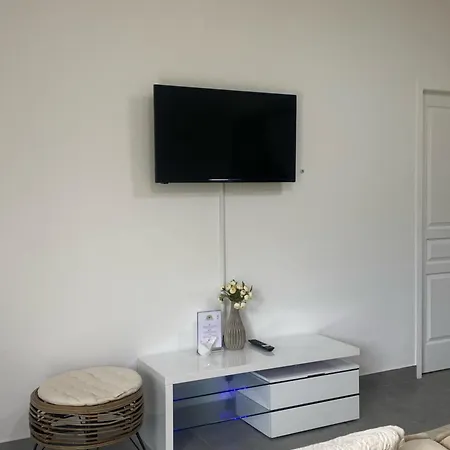 Logis Dans Ancien Relais De Poste Apartmán